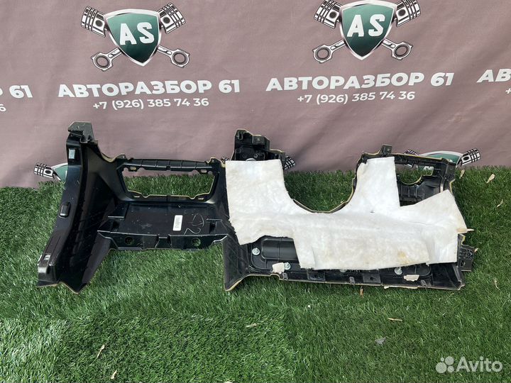 Накладка на торпедо левая Mercedes ML166