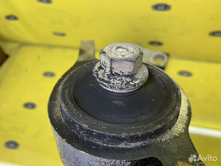 Передние рычаги Toyota Mark X 10 X120