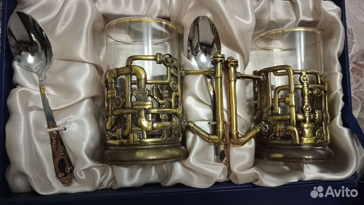 Стаканы с подстаканниками