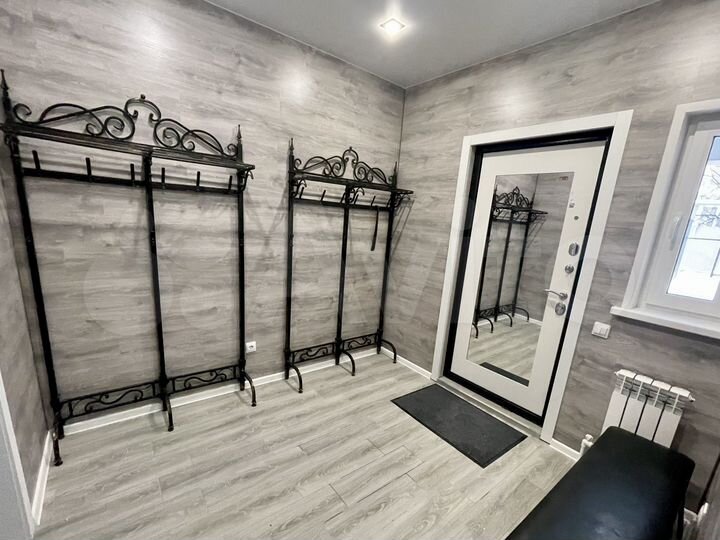 Коттедж 207 м² на участке 6 сот.