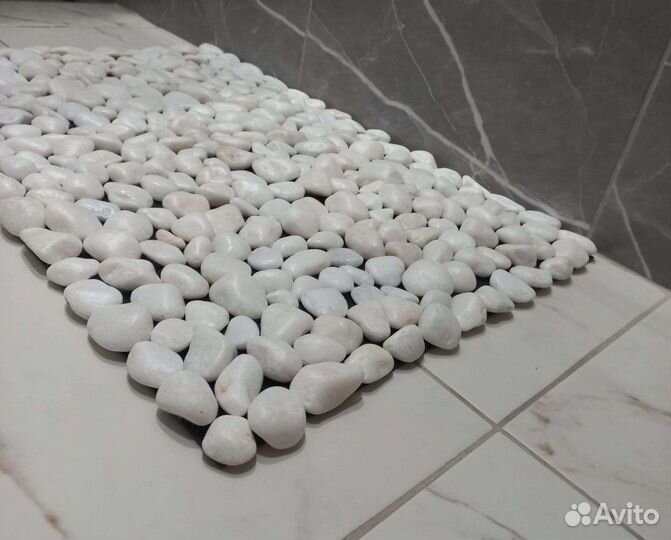 Коврик из мраморной гальки