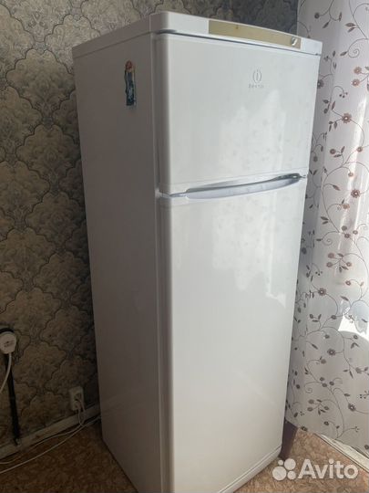Холодильник indesit бу