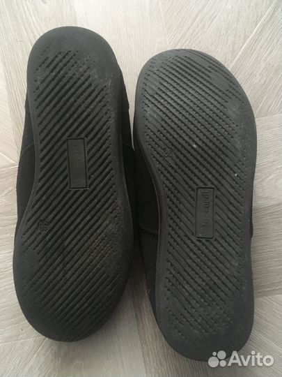 Продам детские туфли