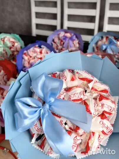 Букет из клубники в шоколаде и тюльпанов 8 марта