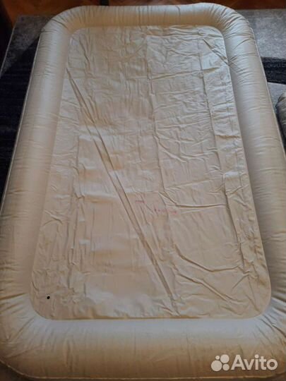 Детская надувная кровать с бортиками intex