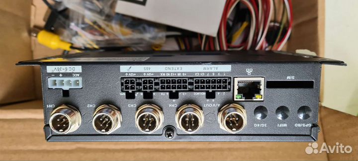 Автомобильный видеорегистратор RVi