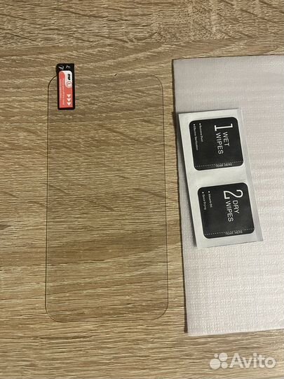 Защитное стекло iPhone 13