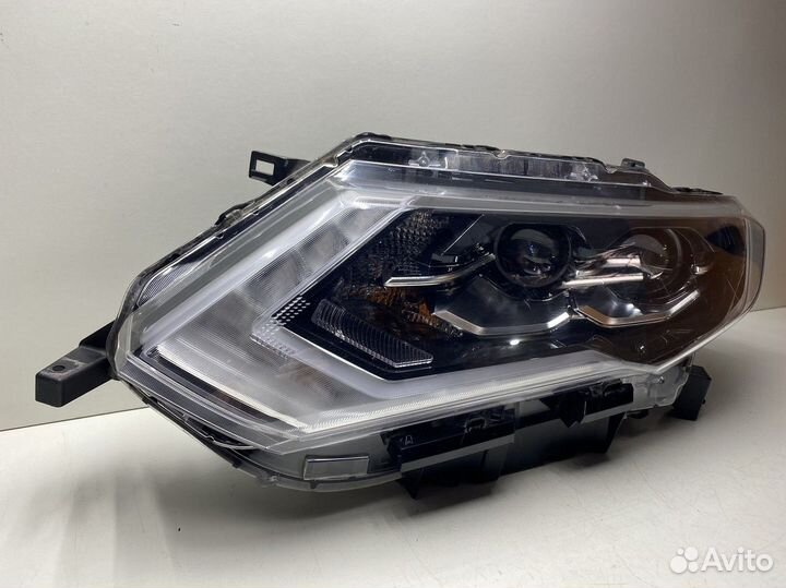 Фара левая Nissan X-Trail T32 Рестайлинг LED