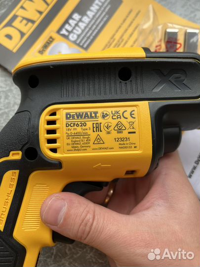 Шуруповёрт по гипсокартону DeWalt DCF620