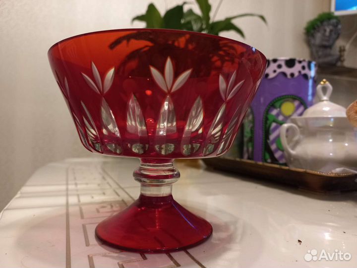 Ваза красное стекло СССР