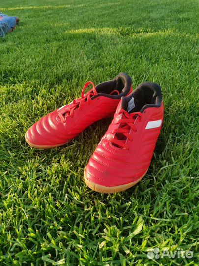 Футбольные бутсы