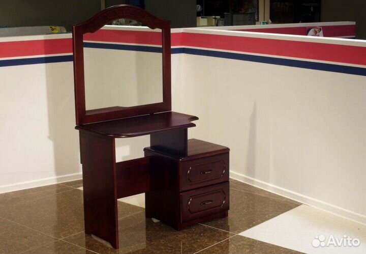 Стол туалетный, массив дуба (новый, в упаковке)