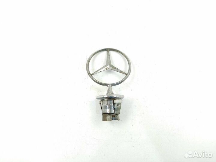 Значок капота Mercedes-Benz C-Класс A2108800186