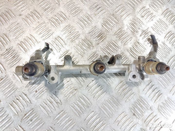 Рейка топливная рампа Honda Legend 1991-1996