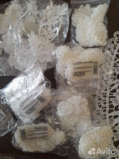 Кружева, воротнички, цветы пришивные