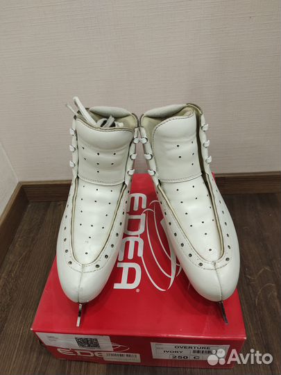 Фигурные коньки edea overture 250C