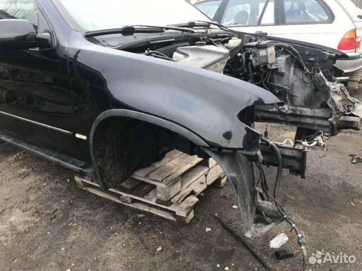 Четверть передняя правая BMW X5 E53 2006