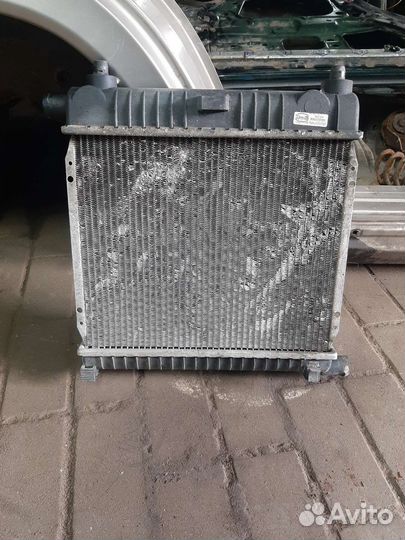 Радиатор mercedes 102 мотор