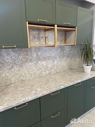 Красивый кухонный гарнитур