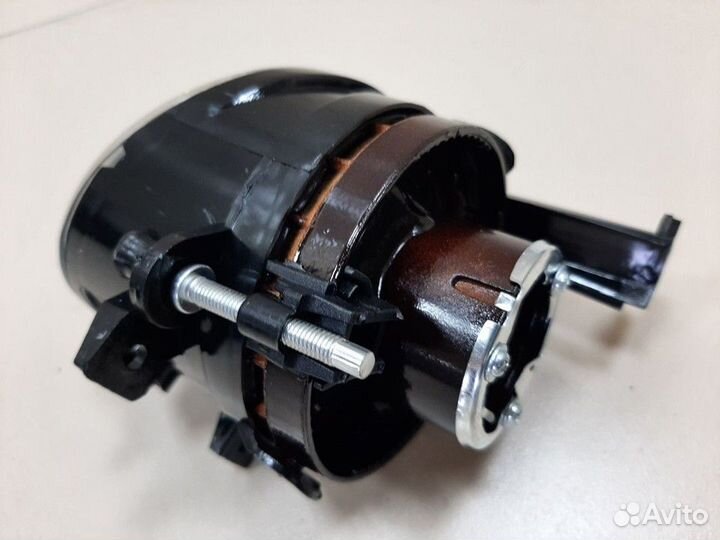 Фара противотуманная передняя левая