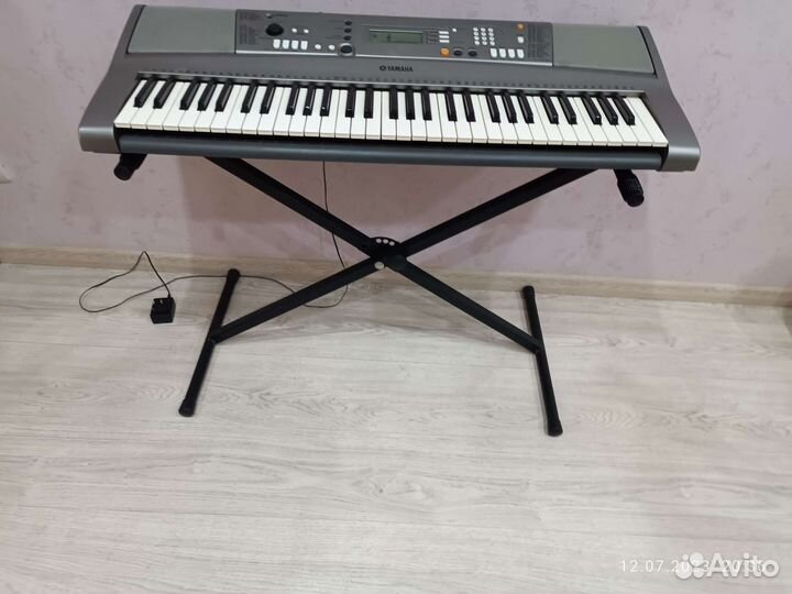 Синтезатор yamaha psr r300