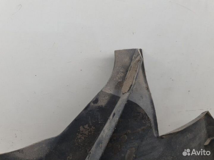 Подкрылок задний правый Mazda Tribute внедорожник