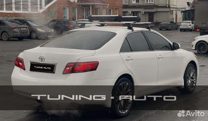 Фонари задние стопы Toyota Camry 40 Vland Y1338