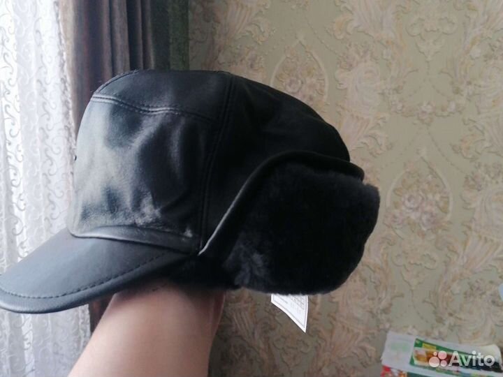 Мужская кожаная кепка