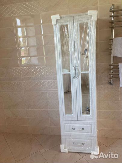 Шкаф пенал в ванную комнату новый