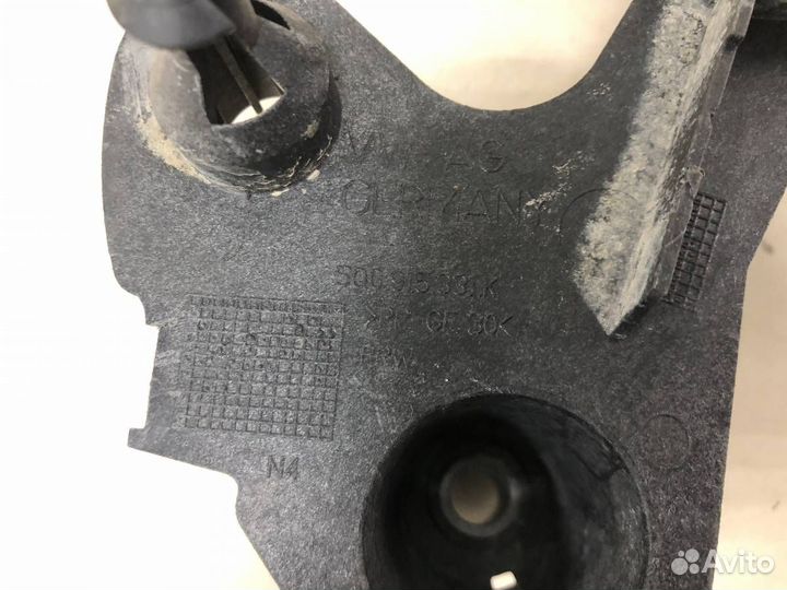 Крепление акб корпус / подставка Skoda Karoq 2017