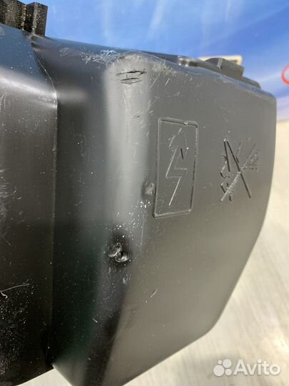 Крышка блока предохранителей Renault logan 2