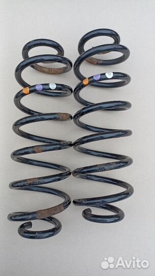 Пружины задние с Volkswagen Passat B7 универсал