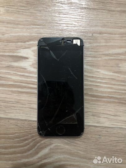 iPhone SE, 16 ГБ