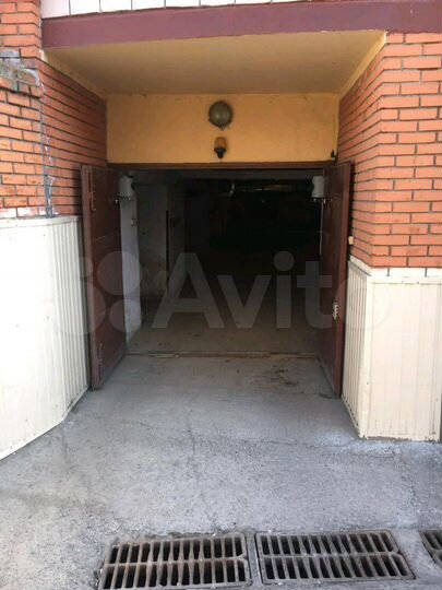 Машиноместо, 25 м²