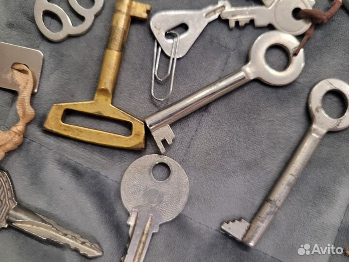 Ключи от замков пакетом