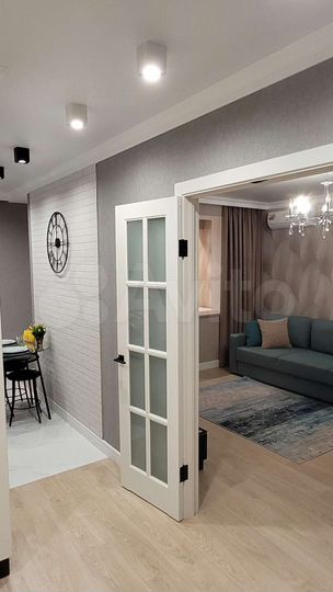 2-к. квартира, 56 м², 2/9 эт.
