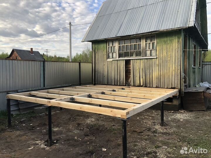 Бригада строителей