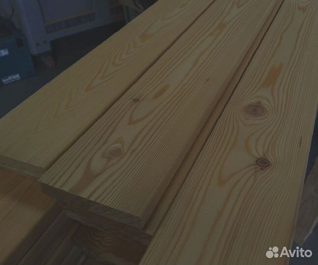 Строганная лиственница: доски 45x200 мм, высококачественные