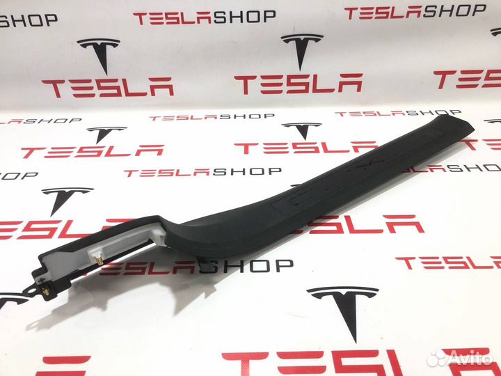 Накладка дверного порога Tesla Model X 2019