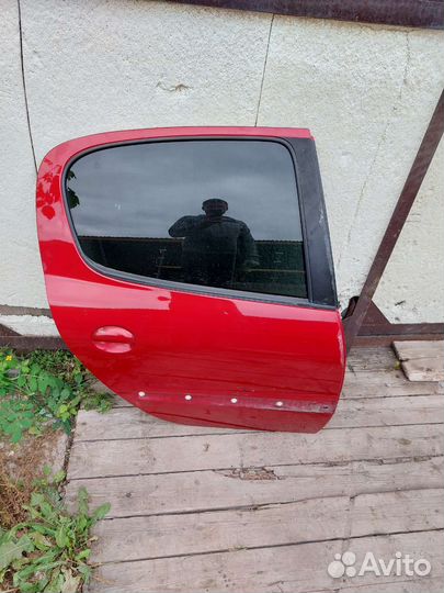 Дверь задняя Peugeot 206