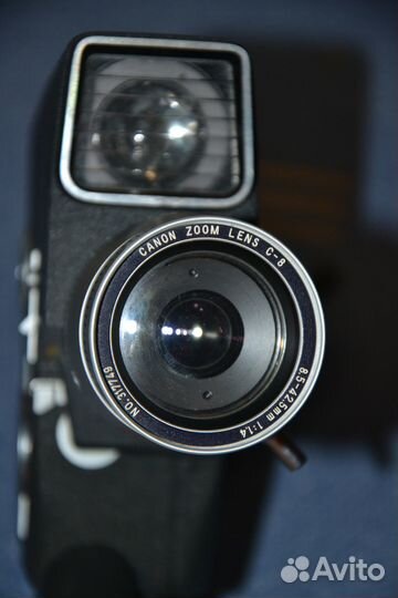 Кинокамера Canon C-8 Grip