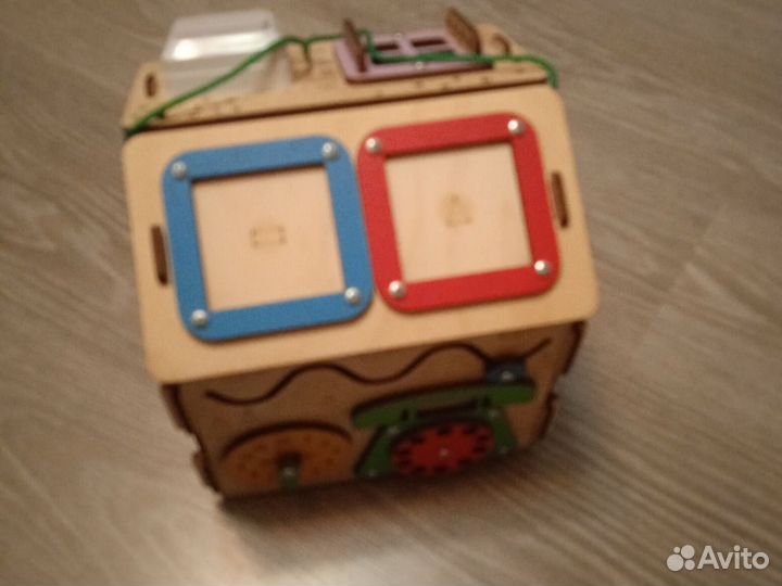 Развивающий домик бизиборд