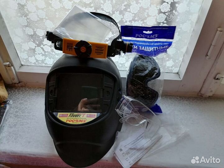 Маска, щиток, каска, очки, пена монтажная