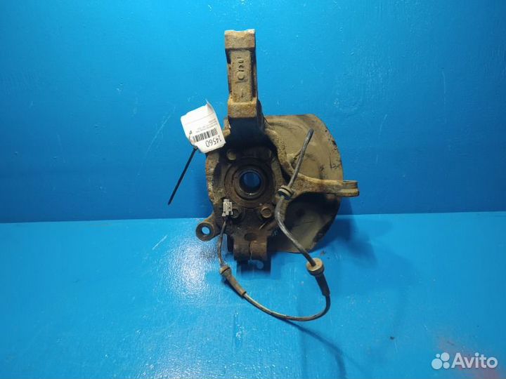 Кулак поворотный передний правый Nissan X-Trail