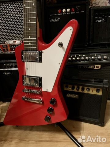 Электрогитара Explorer + Комбоусилитель