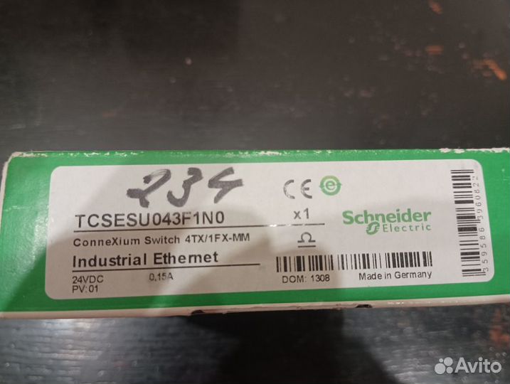 Коммутатор Connexium 4TX/1FX tcsesu043F1N0