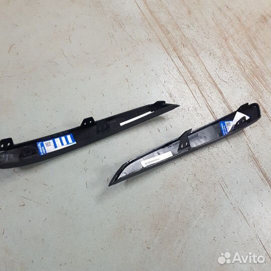 Реснички бампера 2шт Opel Astra H