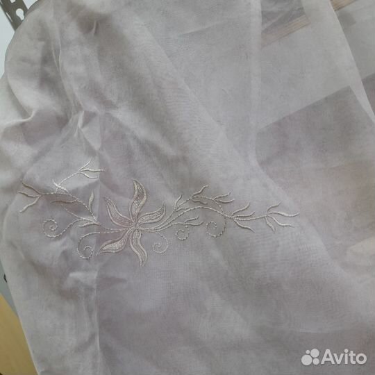 Тюль-вуаль с вышивкой с атласным низом. выс.280 см