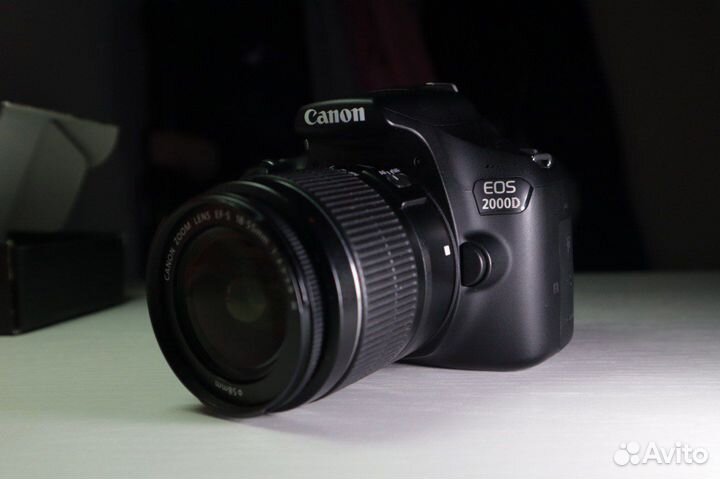 Зеркальный фотоаппарат canon eos 2000d