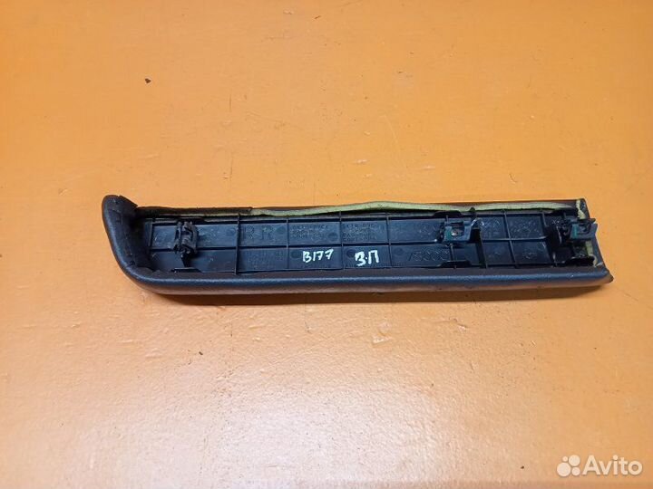 Накладка обшивки двери задняя правая Infiniti Qx56